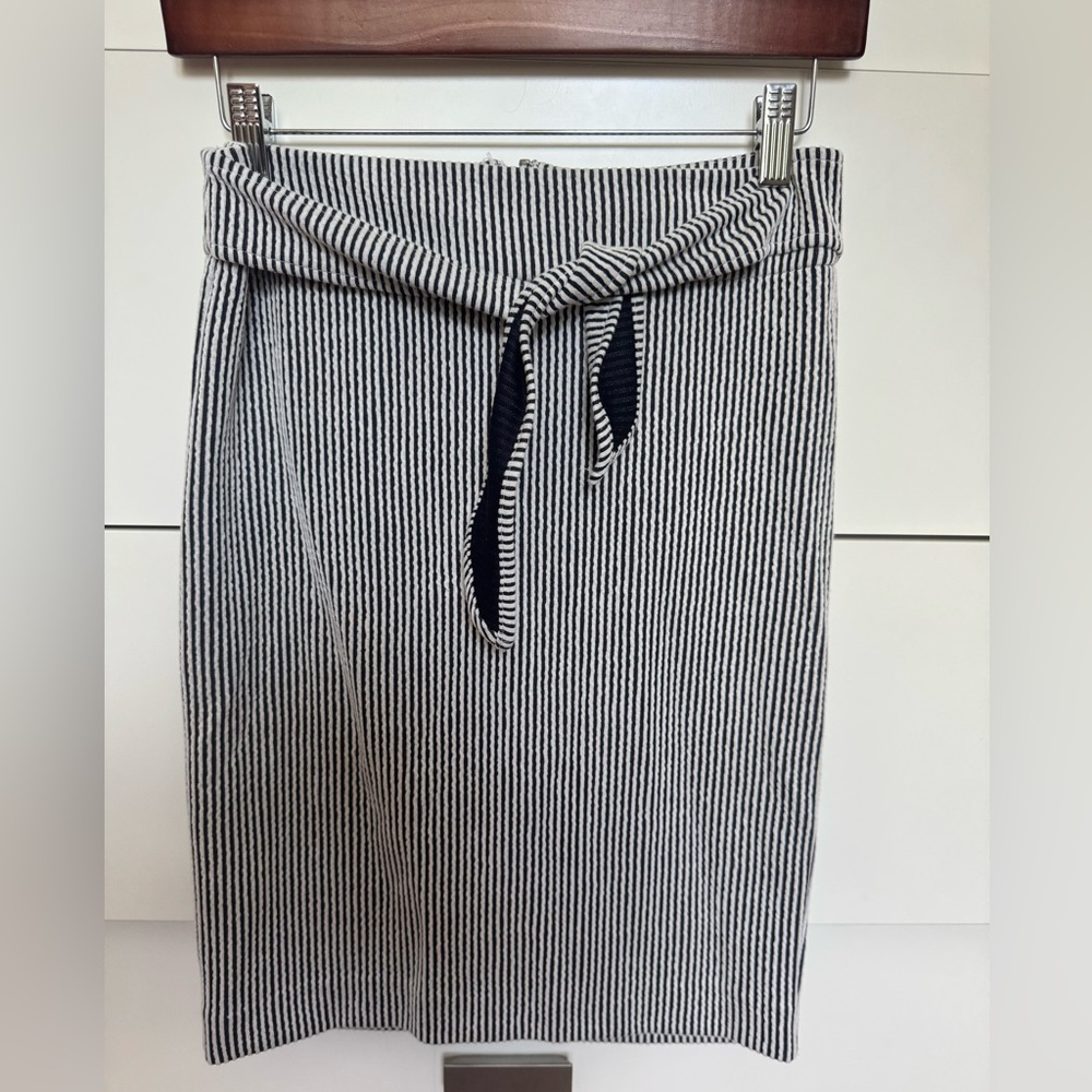 Ann Taylor Blue and White Midi Pencil Skirt